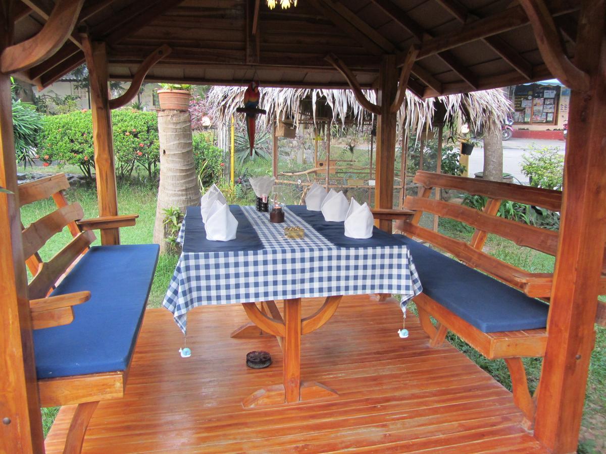 Flower Paradise Bungalows & Swiss Restaurant Roestiland Lamai Beach  Exterior photo